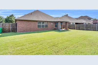 105 Manor Lane, Waxahachie, TX 75165 - Photo 4