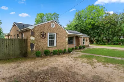 502 Montgomery Street, Pittsburg, TX 75686 - Photo 2