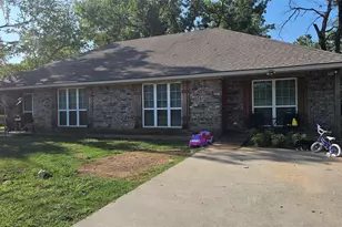 704 Seven Oaks Rd, Bonham, TX 75418 - Photo 2