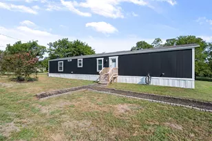 421 S Garitty St, Frost, TX 76641 - Photo 4