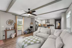 421 S Garitty St, Frost, TX 76641 - Photo 8