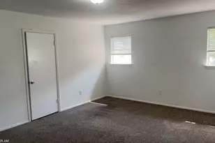 212 Hallbrook Dr, Fort Worth, TX 76134 - Photo 14