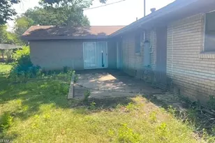 212 Hallbrook Dr, Fort Worth, TX 76134 - Photo 26