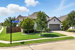 1101 Claiborne Dr, Aubrey, TX 76227 - Photo 2