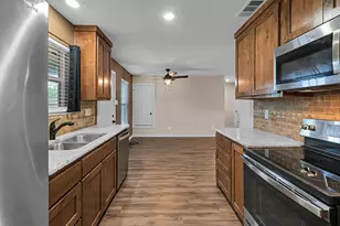 210 N Harrison St, McGregor, TX 76657 - Photo 12