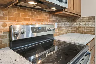 210 N Harrison St, McGregor, TX 76657 - Photo 10