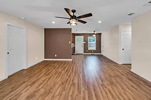 210 N Harrison St, McGregor, TX 76657 - Photo 4