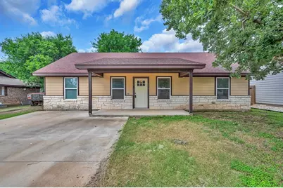 210 N Harrison Street, McGregor, TX 76657 - Photo 1