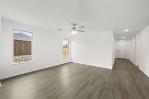 110 Honey Bee Dr, Cleburne, TX 76031 - Photo 4