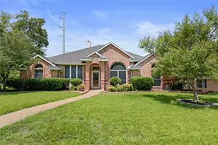 1010 Westgate Dr, Farmersville, TX 75442 - Photo 2