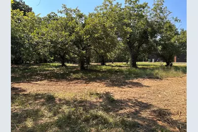 402 S Shady Shores Road, Shady Shores, TX 76208 - Photo 2