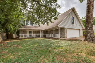 325 Post Oak Drive, Grand Prairie, TX 75050 - Photo 1