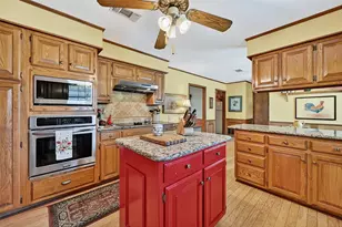 702 Kiowa Dr W, Lake Kiowa, TX 76240 - Photo 12