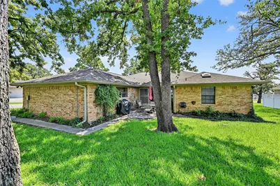 702 Kiowa Drive W, Lake Kiowa, TX 76240 - Photo 24