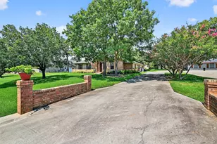 702 Kiowa Dr W, Lake Kiowa, TX 76240 - Photo 4