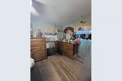 645 NW 10th Street, Grand Prairie, TX 75050 - Photo 14