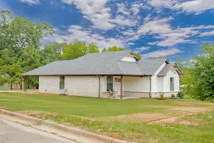 113 W Magnolia, Troup, TX 75789 - Photo 36
