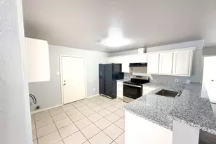 107 S Crawford St, Denton, TX 76205 - Photo 4