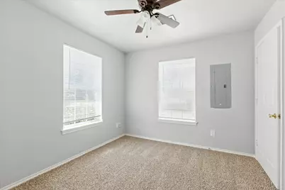 107 S Crawford Street, Denton, TX 76205 - Photo 8