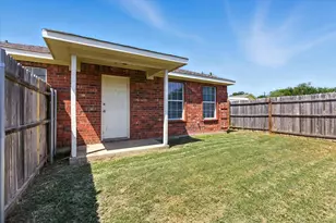 107 S Crawford St, Denton, TX 76205 - Photo 16