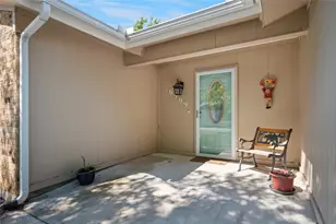 6509 Paula Ct, North Richland Hills, TX 76182 - Photo 2