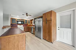 313 Vine St, Euless, TX 76040 - Photo 8