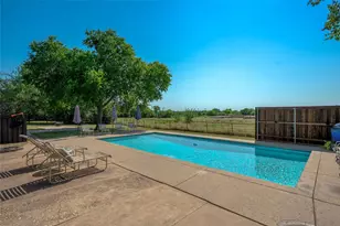 102 Clearman St, Krum, TX 76249 - Photo 32