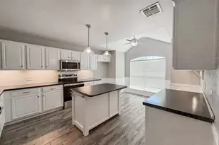 4726 Topaz Ln, Granbury, TX 76049 - Photo 4