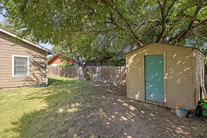 859 N Belknap Street, Stephenville, TX 76401 - Photo 18