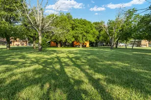 802 N Brazos St, Whitney, TX 76692 - Photo 26