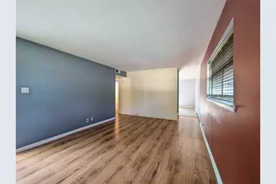 2924 Longfellow Lane, Denton, TX 76209 - Photo 4