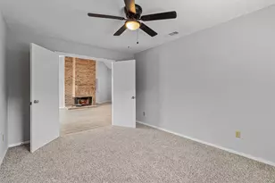 202 E Schreiber St, Garland, TX 75040 - Photo 12