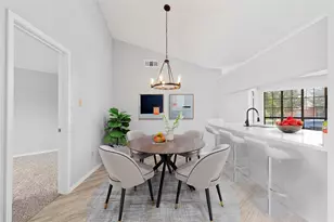 202 E Schreiber St, Garland, TX 75040 - Photo 4