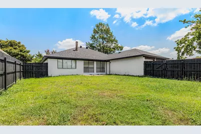 202 E Schreiber Street, Garland, TX 75040 - Photo 14