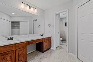 202 E Schreiber St, Garland, TX 75040 - Photo 8