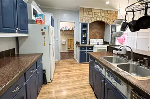 206 E 7th St, Cisco, TX 76437 - Photo 12