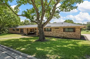 2402 White St, Clifton, TX 76634 - Photo 4