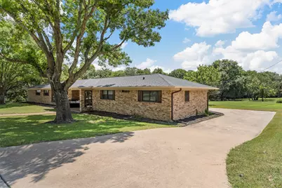 2402 White Street, Clifton, TX 76634 - Photo 8