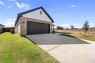 1240 Colca Dr, Springtown, TX 76082 - Photo 4
