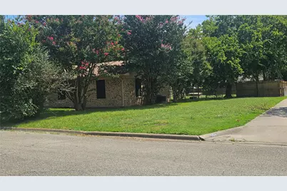 606 Hunter Street, Bonham, TX 75418 - Photo 2