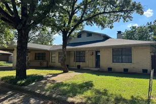 703 San Jacinto St, Mineral Wells, TX 76067 - Photo 2