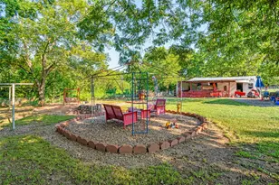 602 N Denison St, Bells, TX 75414 - Photo 2