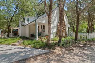 301 E 7th Street, Shady Shores, TX 76208 - Photo 2