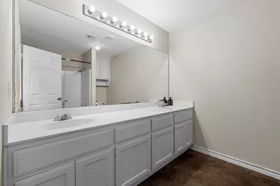 2439 S 2nd Street, Waco, TX 76706 - Photo 14