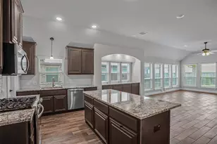 1132 Snowy Owl Dr, Alvarado, TX 76009 - Photo 8