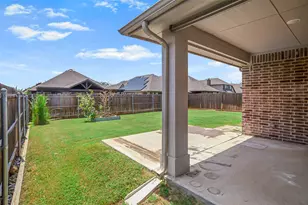 1132 Snowy Owl Dr, Alvarado, TX 76009 - Photo 32