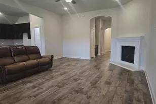 126 Creekside Dr, Sanger, TX 76266 - Photo 4