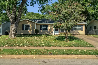 815 Milam Drive, Euless, TX 76039 - Photo 1