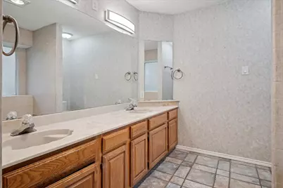 2027 Lavaca Trail, Carrollton, TX 75010 - Photo 12