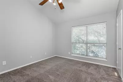 1901 N Fitzhugh Avenue #19, Dallas, TX 75204 - Photo 12